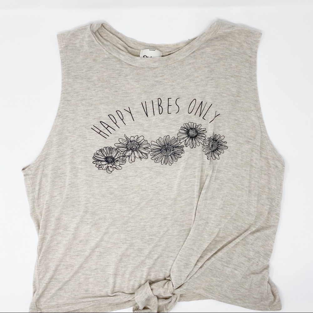 Happy Vibes Only Daisy tee